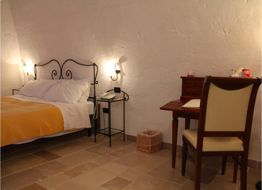 Hotel Masseria Fortificata Donnaloia Monopoli Exterior photo